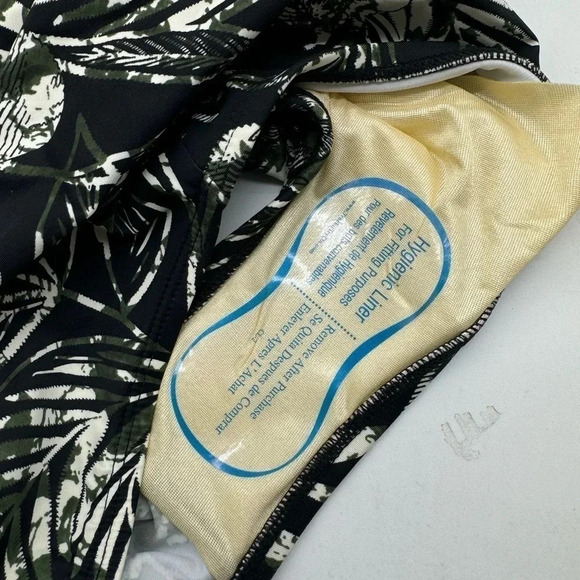 Miraclesuit Zahara It's A Wrap One Piece Swimsuit size 16 B2113 - Picture 9 of 9